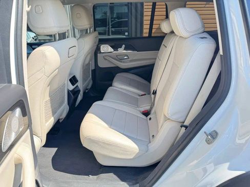 Used 2020 Mercedes-Benz GLS 450 4MATIC image 22