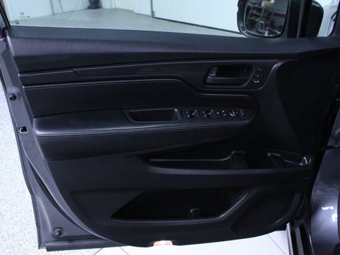 Used 2025 Honda Odyssey EX-L image 13