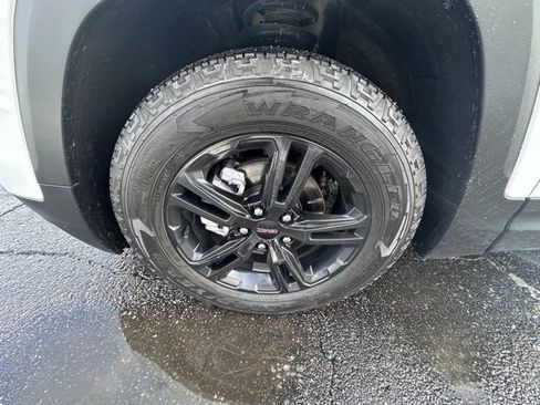 Used 2023 GMC Terrain AT4 w/ Infotainment Package II image 9