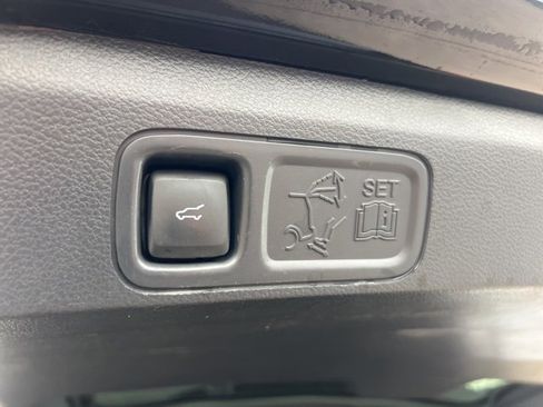 Certified 2022 Ford Expedition Limited image 27