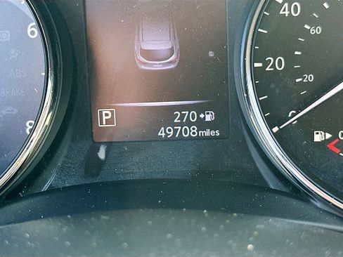Used 2018 Nissan Rogue Sport SL w/ SL Premium Package FWD image 12