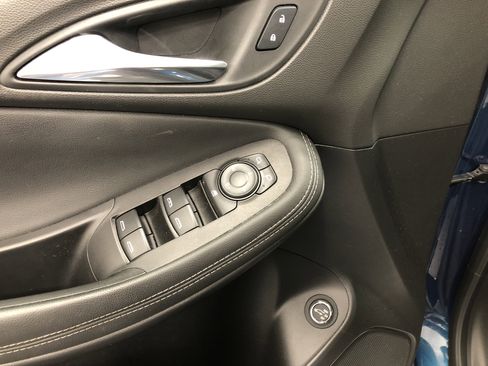 Used 2021 Buick Encore GX Select image 16