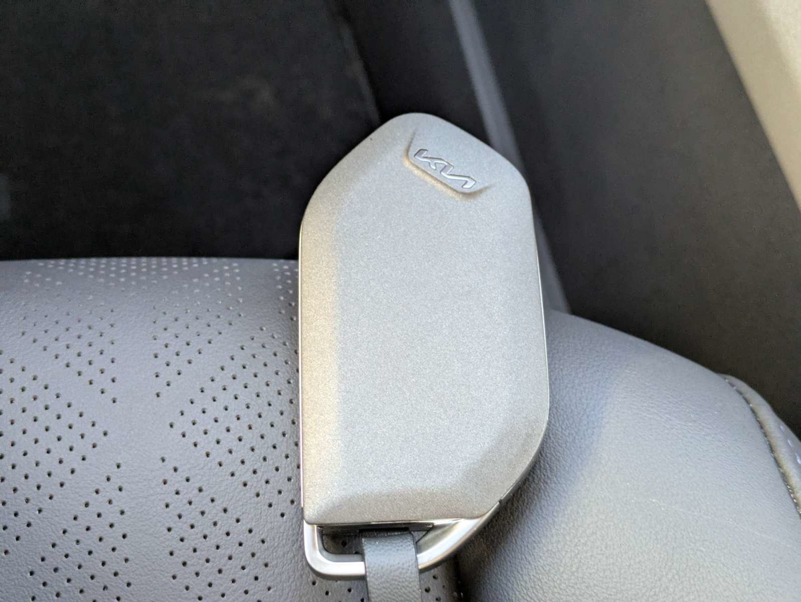 Certified 2026 Kia Carnival EX FWD image 30