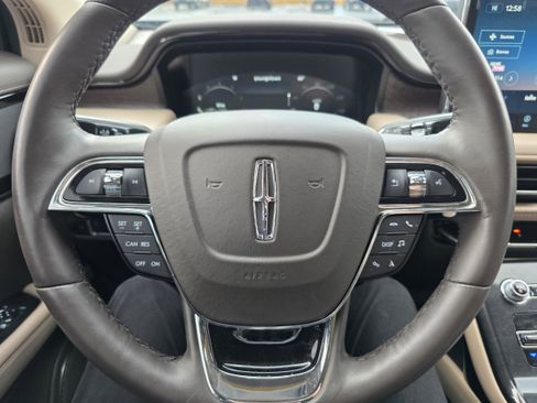Used 2023 Lincoln Nautilus Reserve image 14