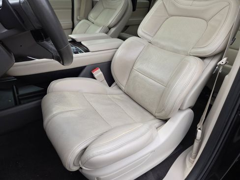 Used 2019 Lincoln Navigator Reserve AWD/4WD image 27