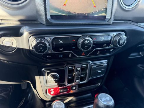 Used 2022 Jeep Wrangler Unlimited Rubicon 4xe AWD/4WD image 26
