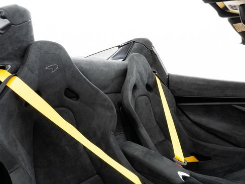 Used 2024 McLaren 750S Spider image 40