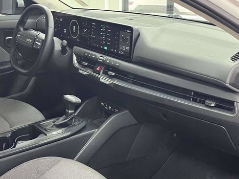 Used 2025 Kia K4 EX FWD image 26