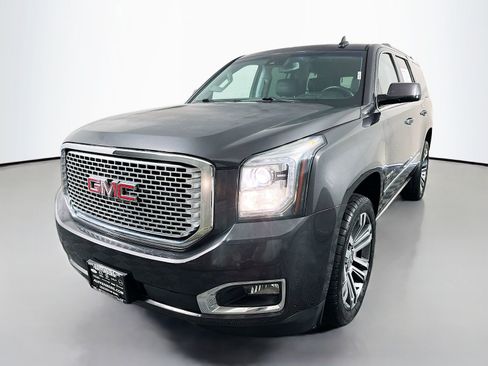 Used 2017 GMC Yukon Denali RWD image 3