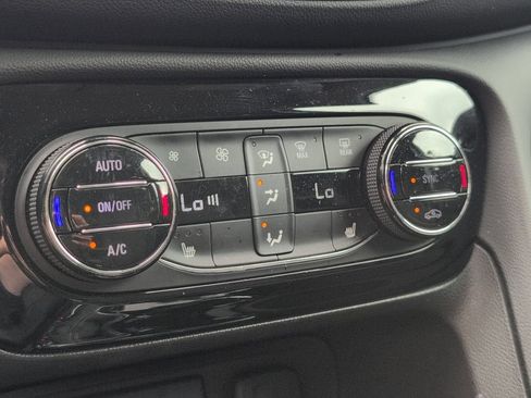 Used 2023 Buick Encore GX Select FWD image 22