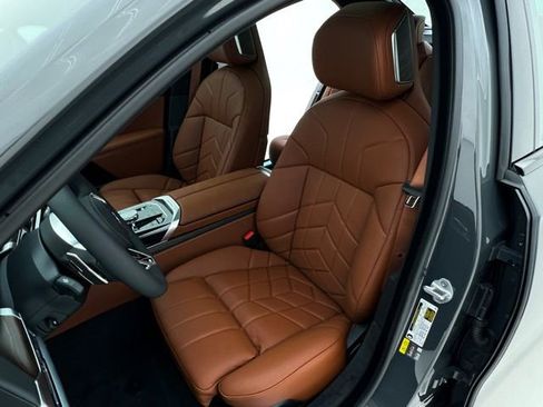 New 2026 BMW 750e xDrive w/ Executive Package AWD/4WD image 8