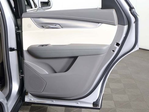 Used 2018 Cadillac XT5 Luxury w/ Driver Awareness Package image 30