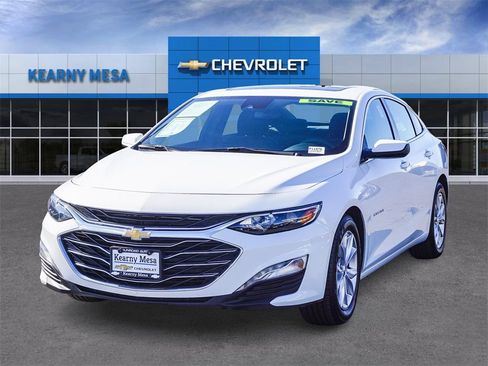 Used 2024 Chevrolet Malibu LT image 3