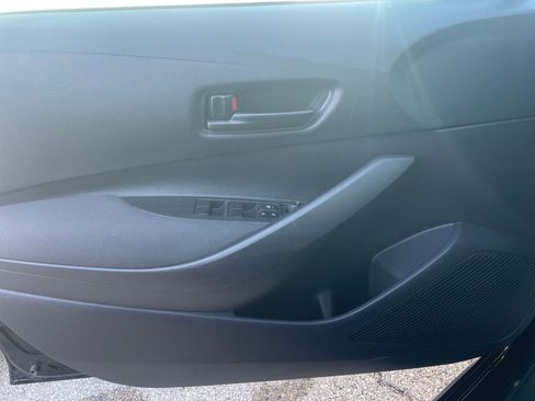 Used 2025 Toyota Corolla LE image 20