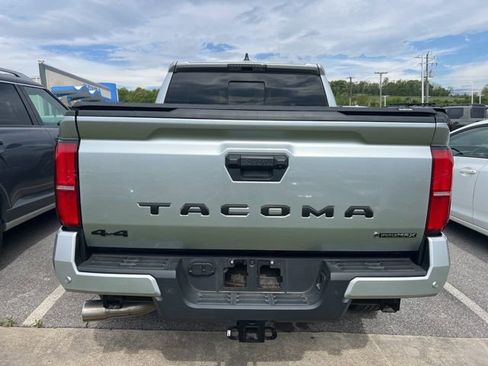 Used 2025 Toyota Tacoma TRD Sport w/ TRD Sport Upgrade Package image 3