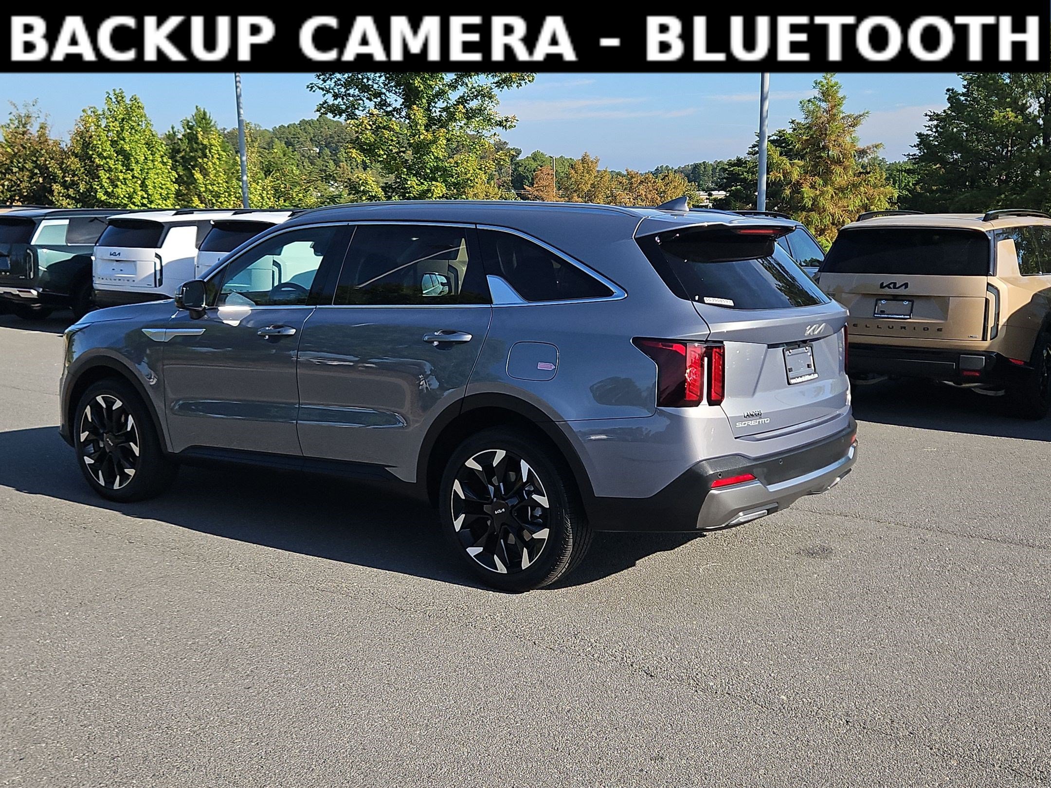 Used 2025 Kia Sorento EX w/ Panoramic Sunroof Package FWD image 5
