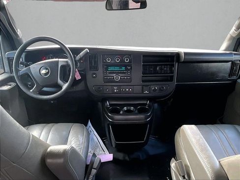 Used 2018 Chevrolet Express 2500 RWD image 16