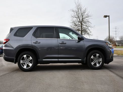 Used 2024 Honda Pilot EX-L image 8