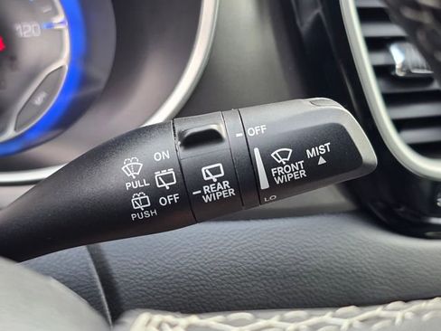 Used 2024 Chrysler Pacifica Touring-L FWD image 40