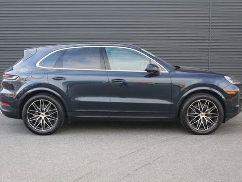 Certified 2025 Porsche Cayenne image 9