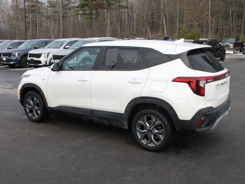 Certified 2024 Kia Seltos LX image 5