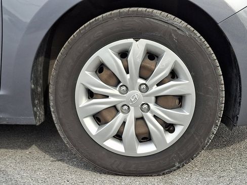 Used 2019 Hyundai Accent SE image 8