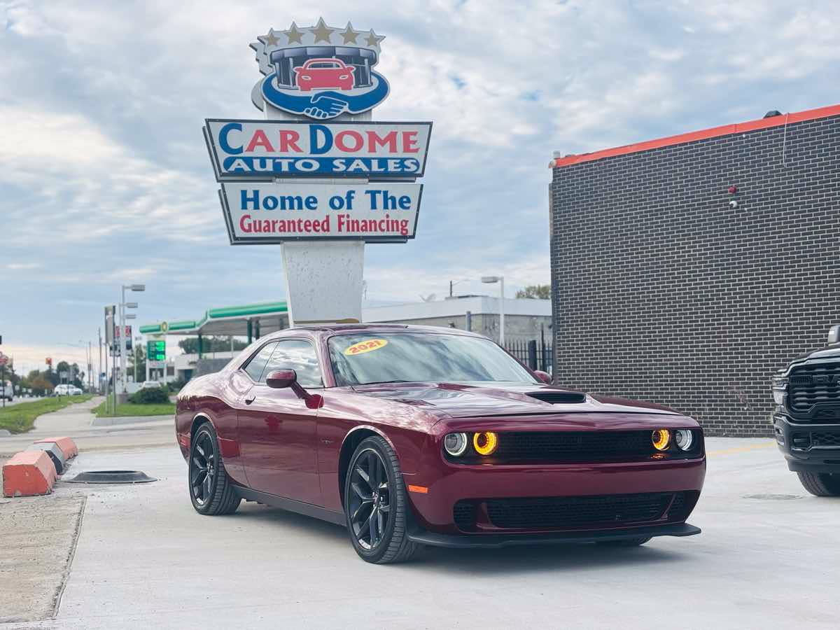 Used 2021 Dodge Challenger R/T w/ Blacktop Package RWD image 1