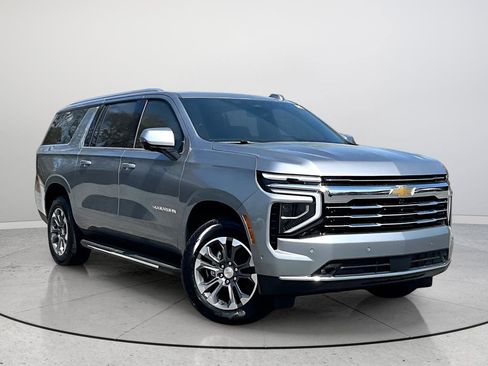 New 2026 Chevrolet Suburban LT w/ Comfort Package AWD/4WD image 1