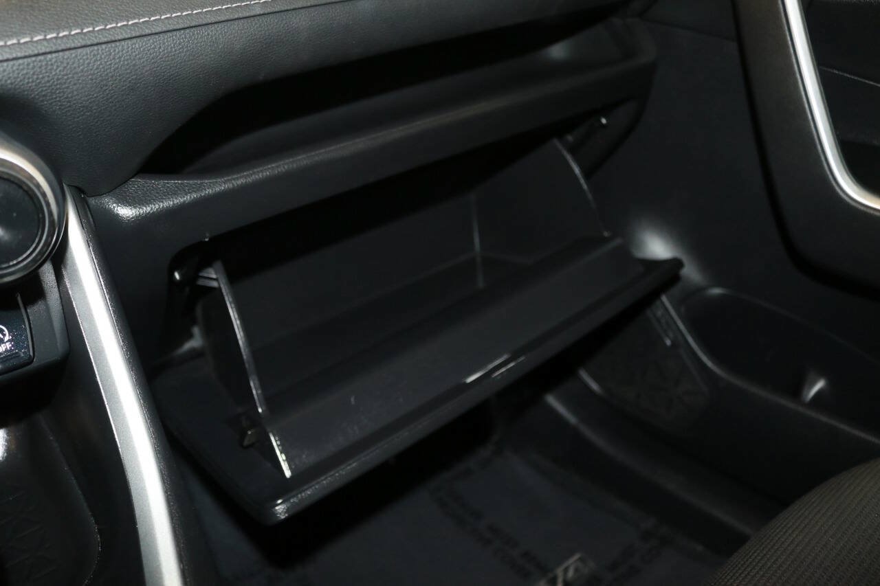 Used 2020 Toyota RAV4 LE w/ Carpet Mat Package AWD/4WD image 58