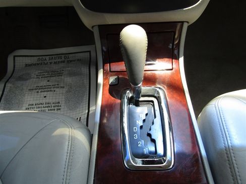 Used 2006 Buick Lucerne CXL w/ Luxury Package FWD image 22