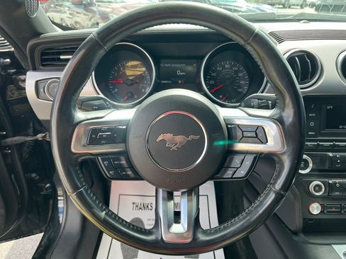 Used 2018 Ford Mustang GT RWD image 11