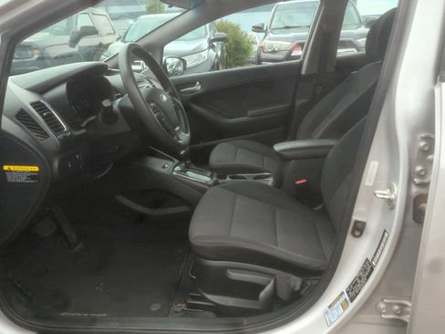 Used 2017 Kia Forte LX w/ LX Popular Package FWD image 9