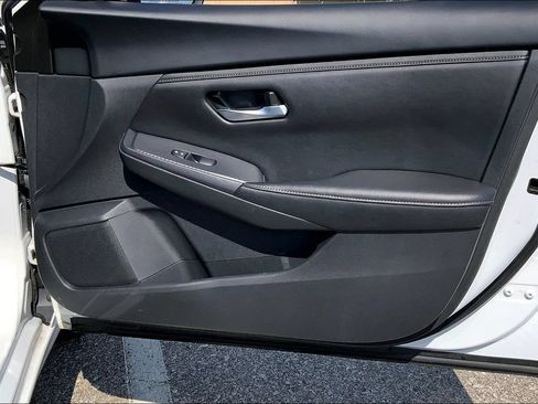 Used 2024 Nissan Sentra SV FWD image 23