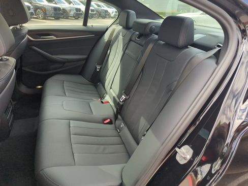 Certified 2022 BMW 530i w/ Convenience Package image 31