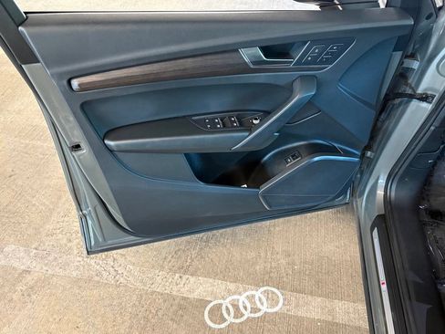 Used 2023 Audi Q5 2.0T Premium w/ Convenience Package AWD/4WD image 19