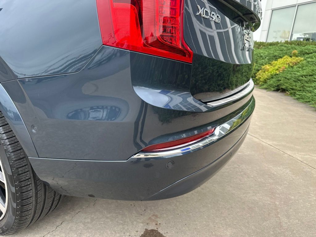Certified 2024 Volvo XC90 B6 Ultimate w/ Protection Package Premier AWD/4WD image 18