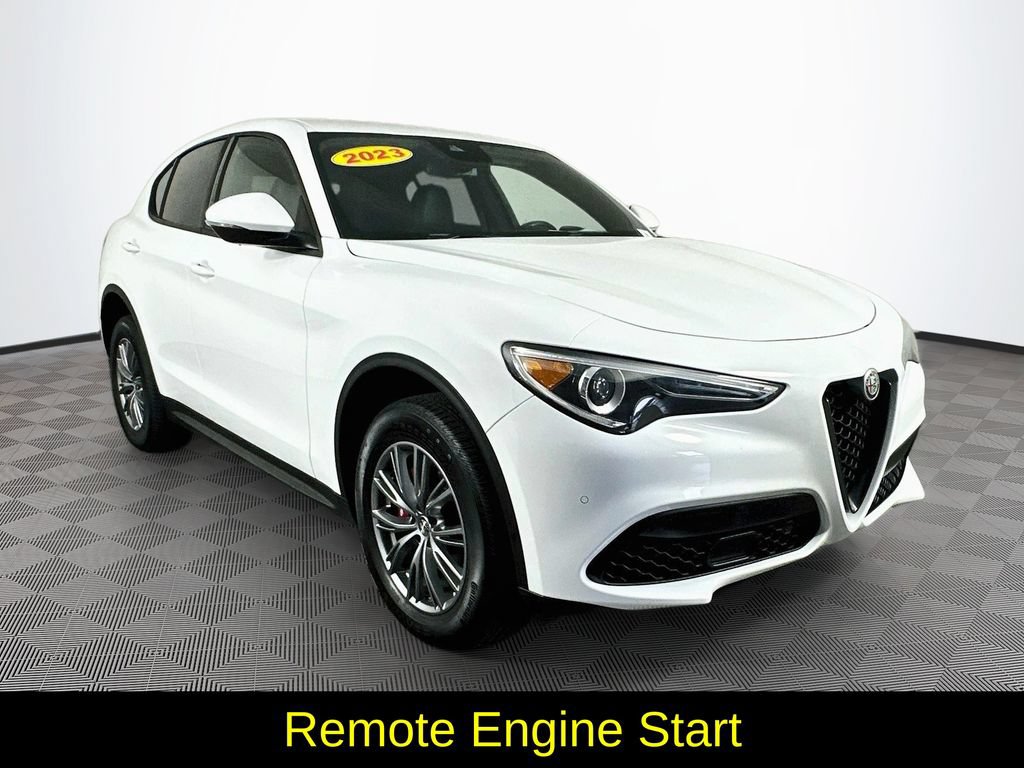 Used 2023 Alfa Romeo Stelvio Sprint AWD/4WD image 3