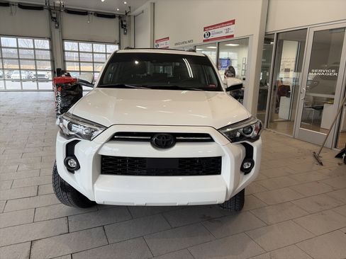 Used 2022 Toyota 4Runner SR5 image 2