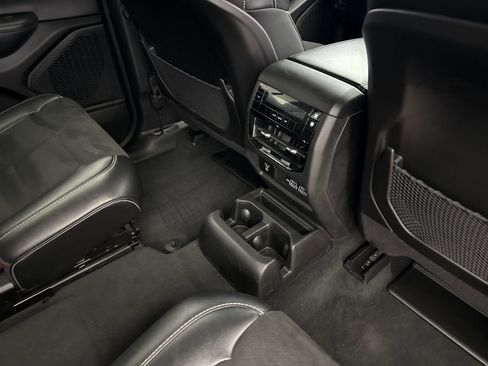 Used 2023 Jeep Grand Cherokee L Laredo image 22