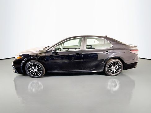 Used 2024 Toyota Camry SE FWD image 6