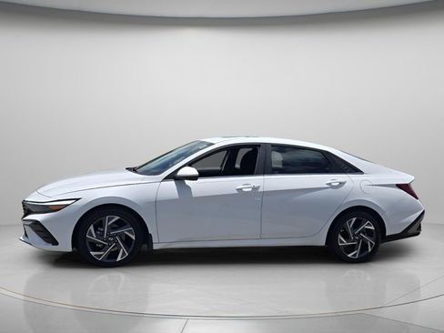 Certified 2024 Hyundai Elantra SEL w/ Convenience Package FWD image 3