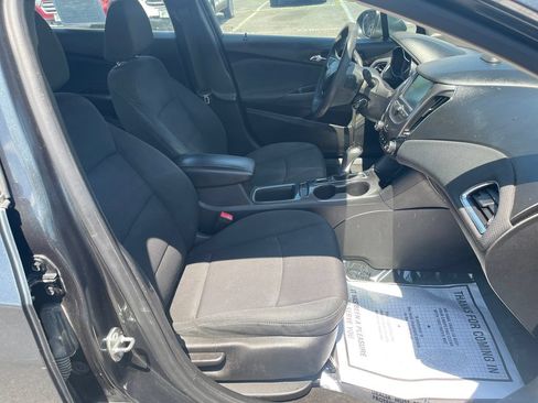 Used 2018 Chevrolet Cruze LT w/ LT Fleet Convenience Package FWD image 32