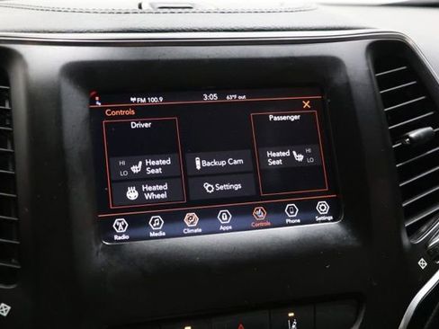Used 2021 Jeep Cherokee Latitude Plus FWD image 25