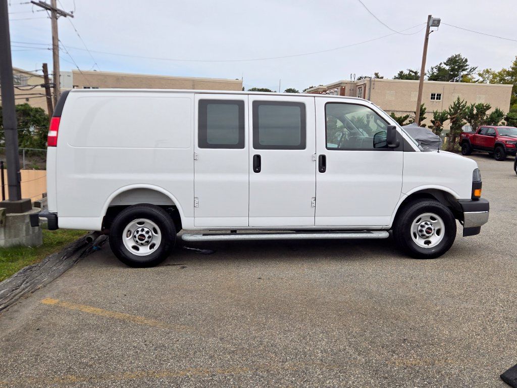Used 2025 GMC Savana 2500 w/ Driver Convenience Package RWD image 4