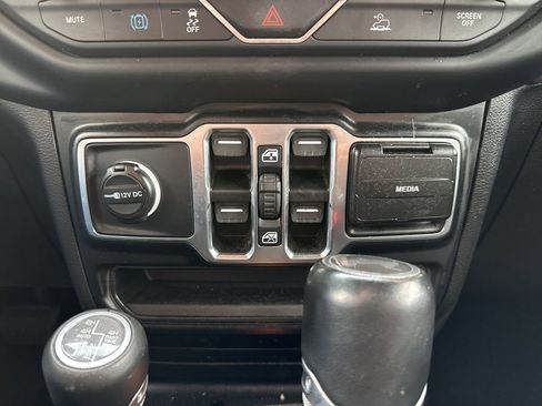 Used 2023 Jeep Wrangler Unlimited Sahara w/ Cold Weather Group image 18