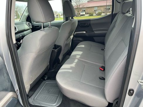 Used 2016 Toyota Tacoma SR5 w/ SR5 Appearance Package (SN) image 21