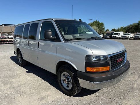 Used 2016 GMC Savana 3500 LT w/ LT Preferred Equipment Group RWD image 9