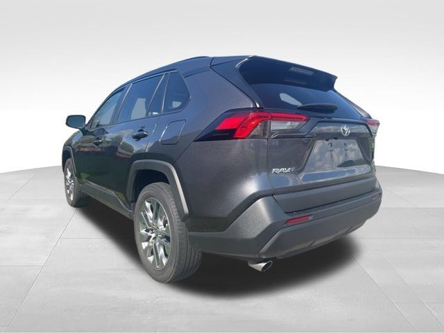 Used 2023 Toyota RAV4 XLE Premium AWD/4WD image 2