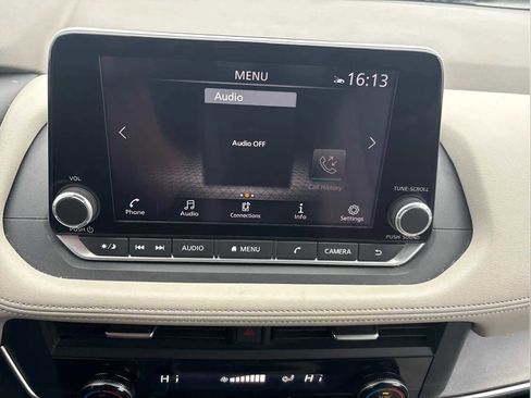 Used 2023 Nissan Rogue SV image 43