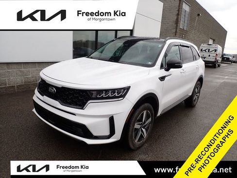 Certified 2021 Kia Sorento EX w/ Panoramic Sunroof Package image 1